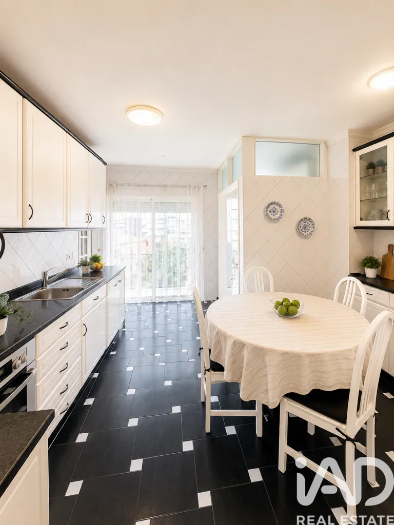 Köök - Spacious T3 Apartment with West Views in Penafiel