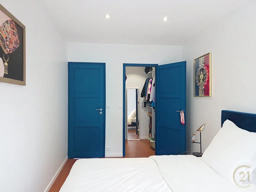 Bedrooms - 3-Bed Apartment with Parking in Compiègne