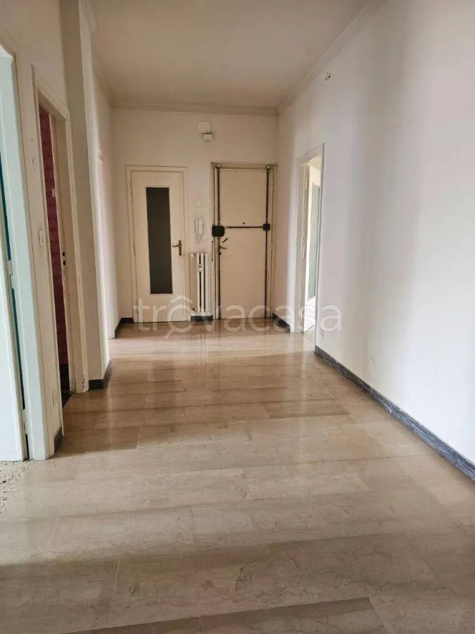 Entrée - Apartment with Balconies in Central Turin