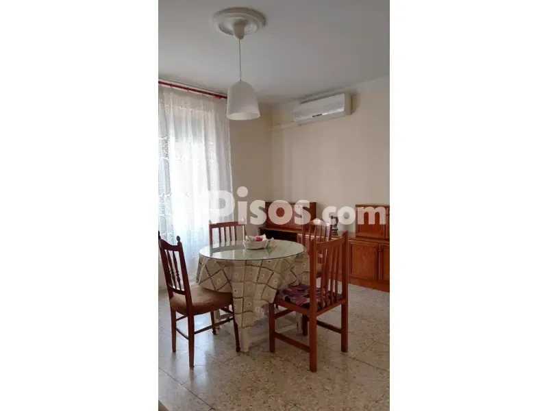 Comedor - Piso exterior con balcón en Calle de García de Loaysa