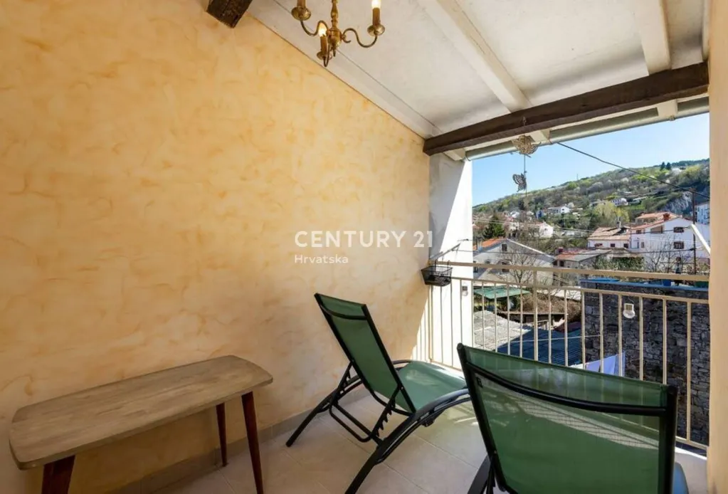 Balcon - Three-Bedroom House with Garden in Pazin Centre