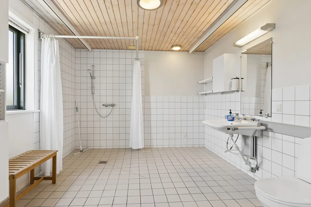 Salles de bain - Detached Villa with Garden in Haslev