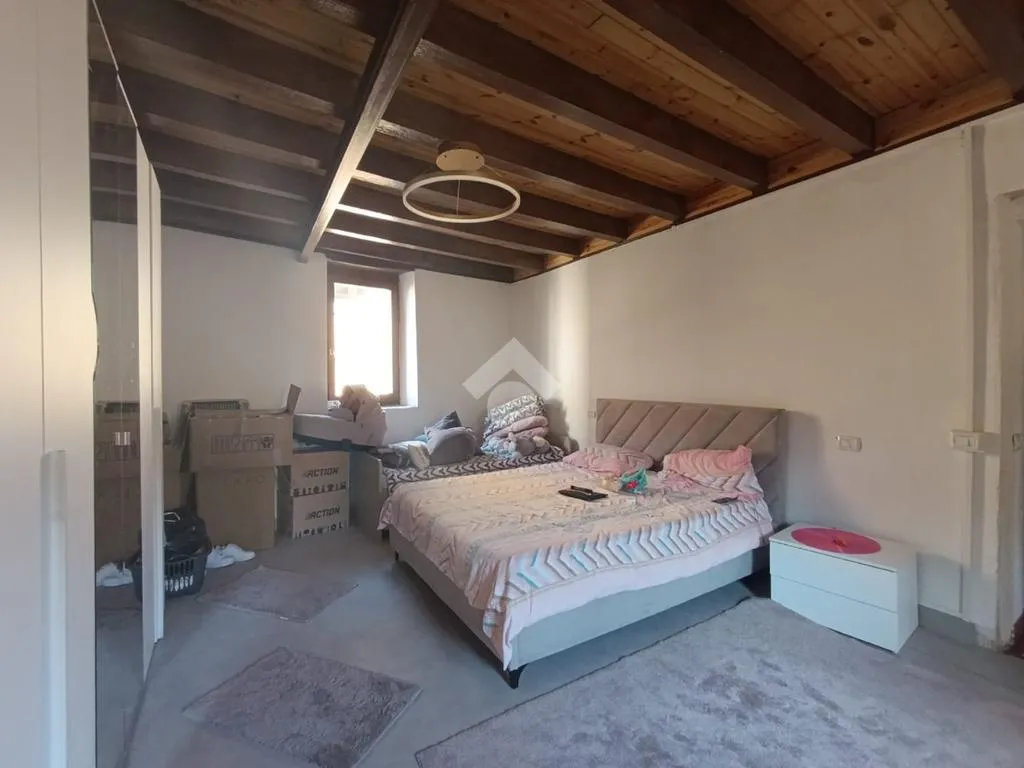 Chambres - 3-Room Apartment with Balconies in Stezzano
