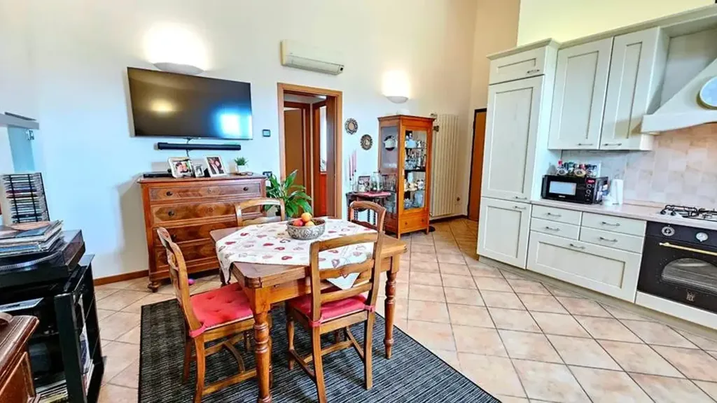 Söögituba - Trilocale with Garden View in Spilamberto