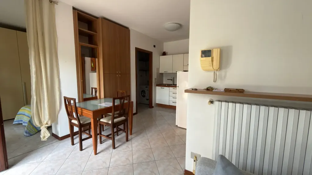 Salle à manger - Armed Studio with Loggia in Reggio Emilia