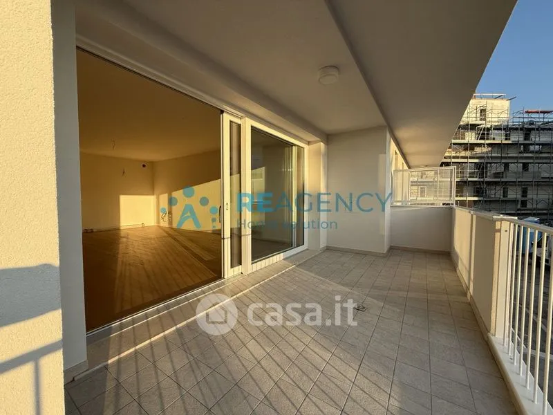 Balcon - Newly Built Triplex with Terrace in Creazzo