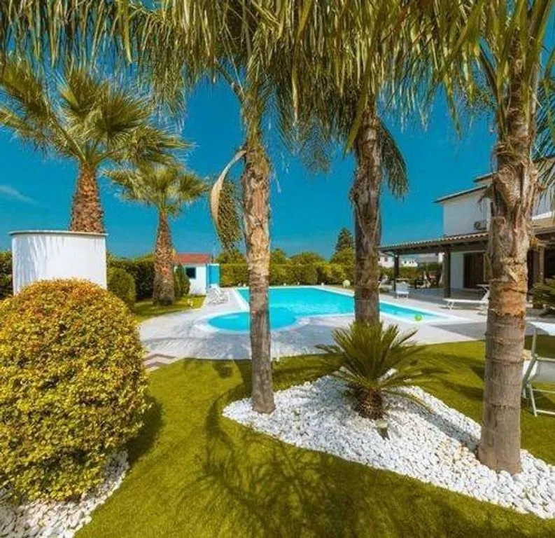 Piscine - Luxury Villa with Pool in Campofelice di Roccella
