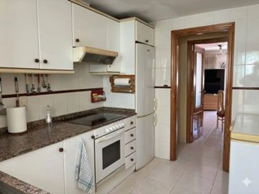 Cuisine - Spacious Apartment with Air Conditioning in Massalavés