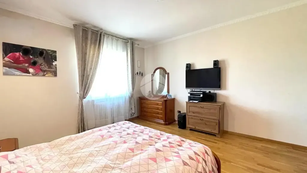 Chambres - Renovated Apartment with Mountain View in Brescia