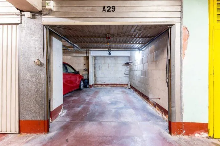 Garage - Apartment with Canal View in Deurne, Antwerp