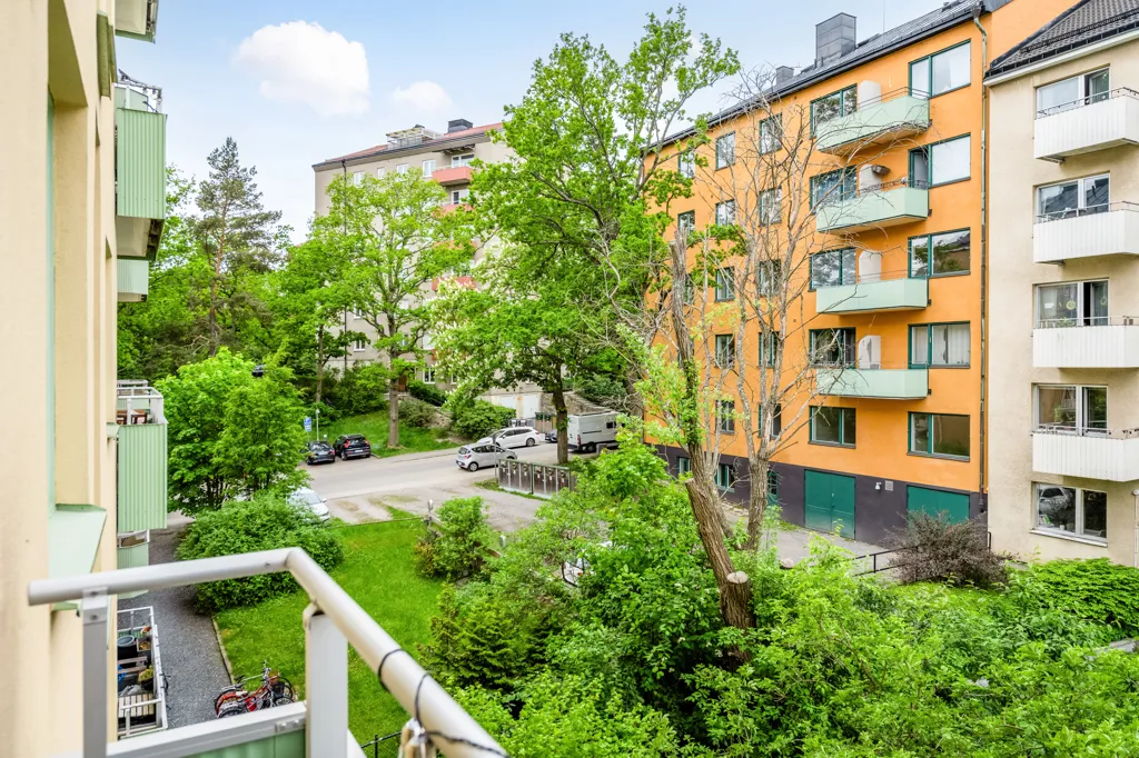 Balcon - Apartment with Balcony in Råsunda