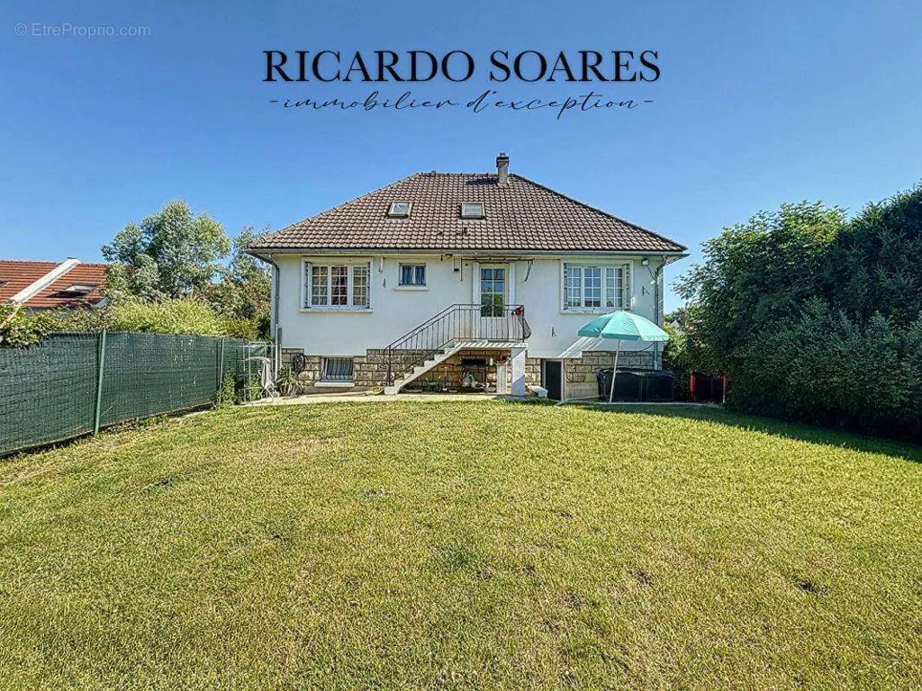 Esterno - House with Large Garden in Estrées-Saint-Denis
