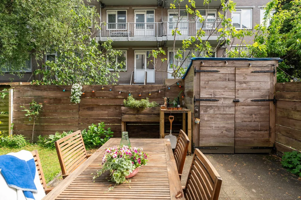 Aed - Fully Renovated Duplex with Garden in Liskwartier