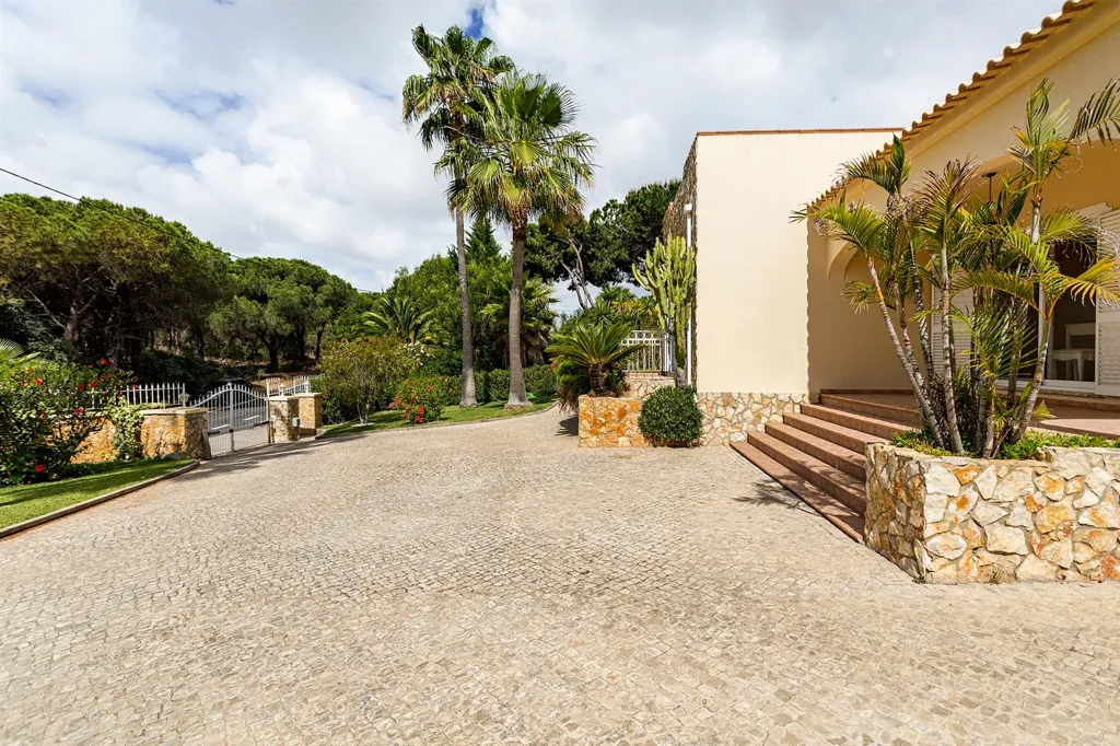 Exterior - Detached House with Pool in Loulé, Portugal