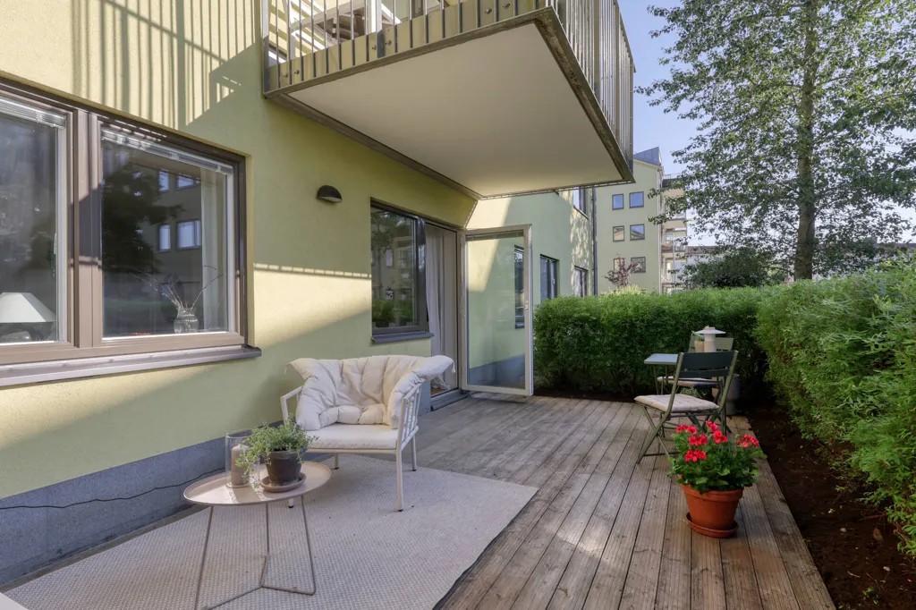 Terrace - Apartment with West-Facing Terrace in Göteborg