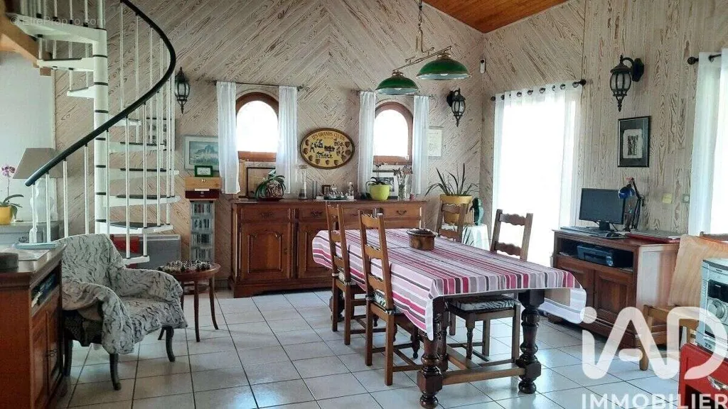 Söögituba - Traditional House with Pool in Sanguinet
