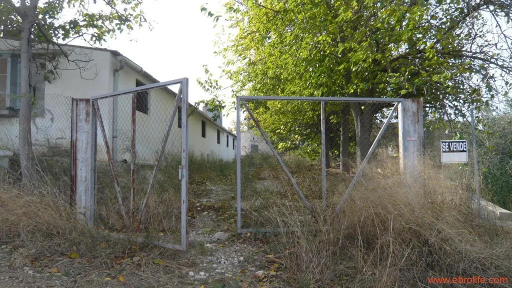 Jardin - Farm with Naves and Service House in Maella