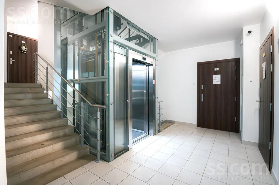 hallway_entrance