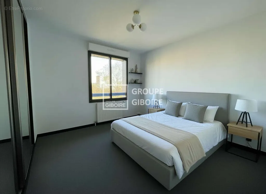 Magamistoad - 5-Piece Apartment with Canal View in Rennes