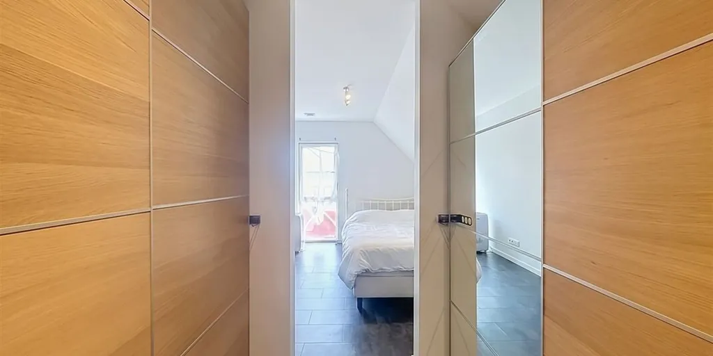 Toad - Spacious 3-Bedroom Apartment with Terrace in Sint-Niklaas