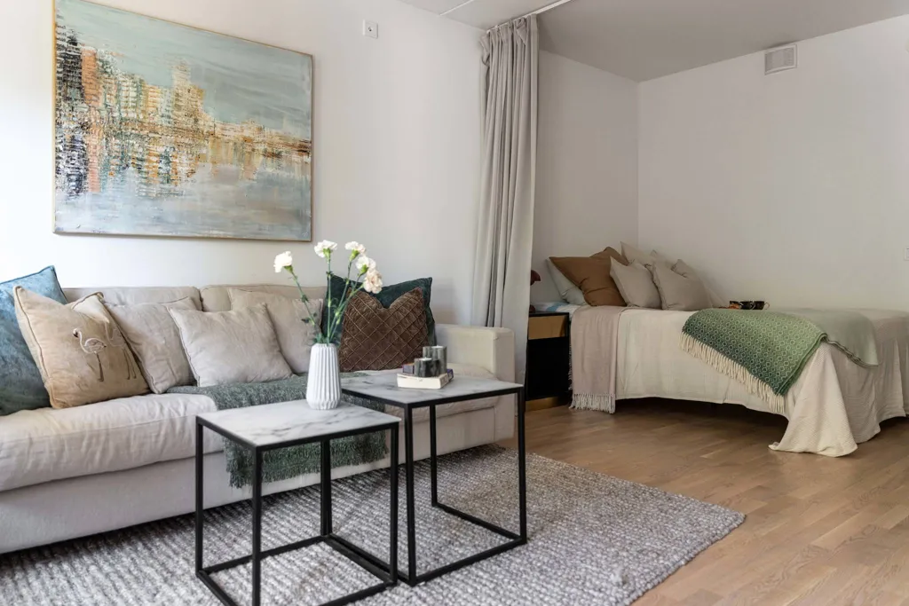 Elutuba - Modern Apartment with Garden View in Årstaskogs Väg