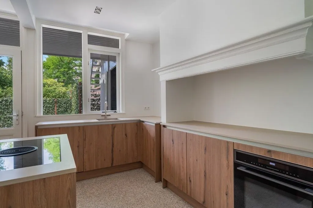 Cuisine - Renovated Apartment with Garden in The Hague