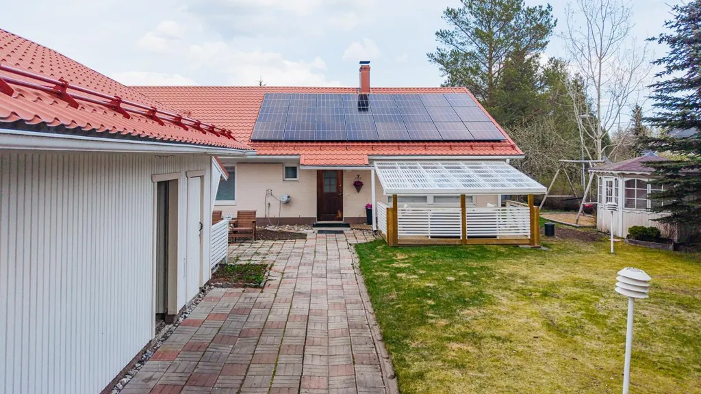 Garden - Spacious Apartment with Sauna in Hyllykallio