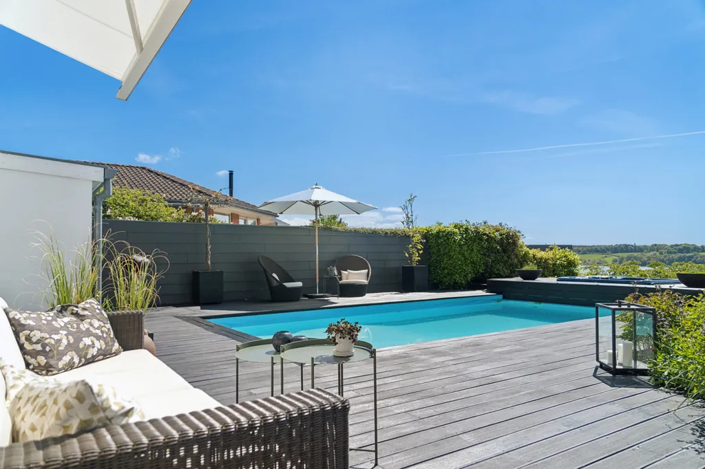 Piscine - Villa with Pool and Sea View in Kolding