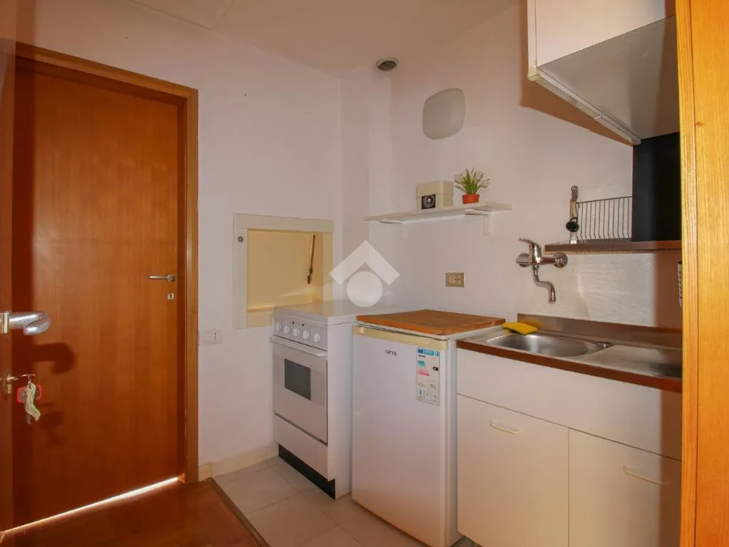 Cucina - Studio Apartment with Lake View in Gardone Riviera