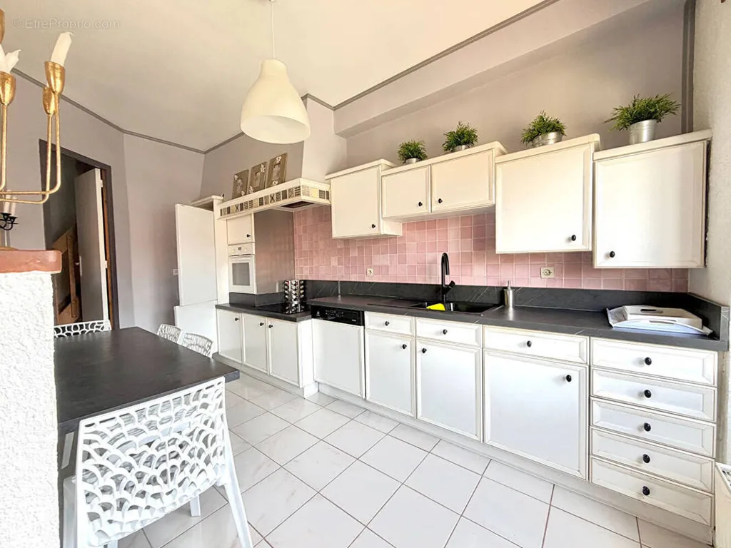 Cuisine - Appartement Duplex Calme avec Vue Cour à Couriot