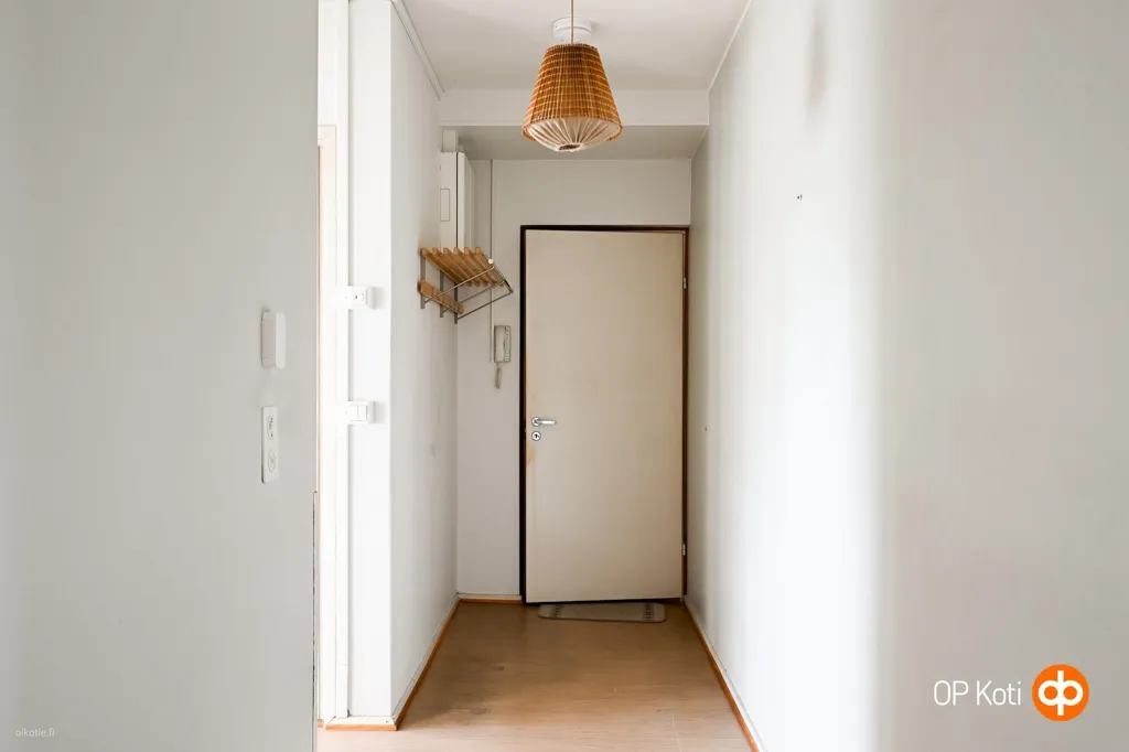 hallway_entrance