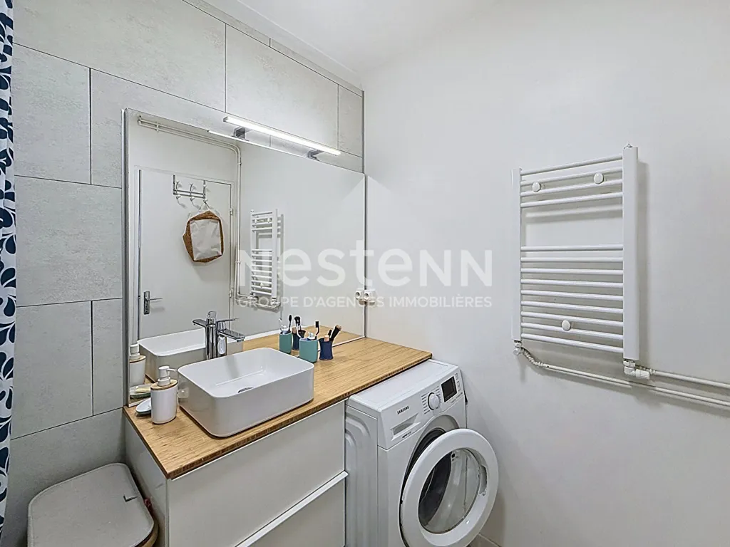 Salles de bain - Appartement T2 Balcon en Dernier Étage Centre Ville à Bron