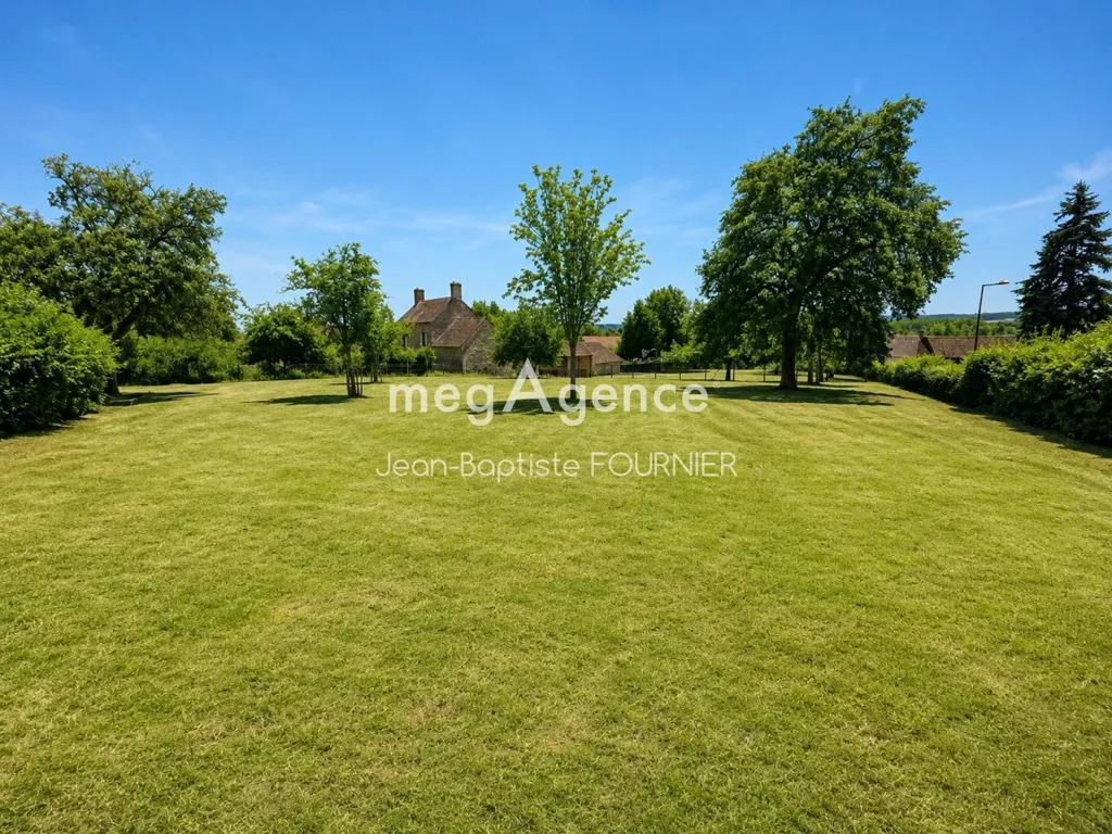 Jardin - Maison de Maître avec Dépendances dans un Cadre Verdoyant