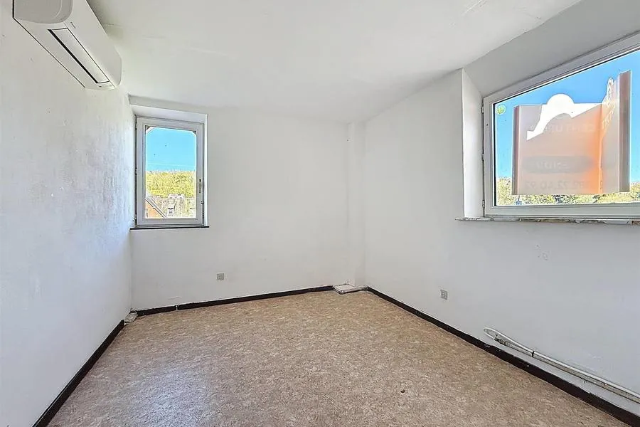 Toad - 2-Bed Apartment with Meuse View in Waulsort