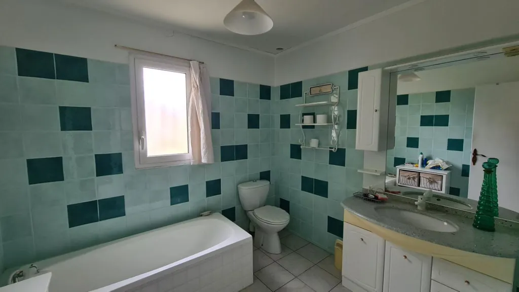 Salles de bain - Villa avec Atelier à Mirande
