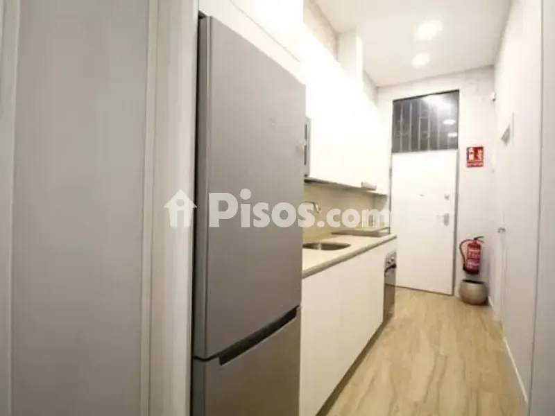 Cucina - Reformed Studio with Metro Access in Madrid