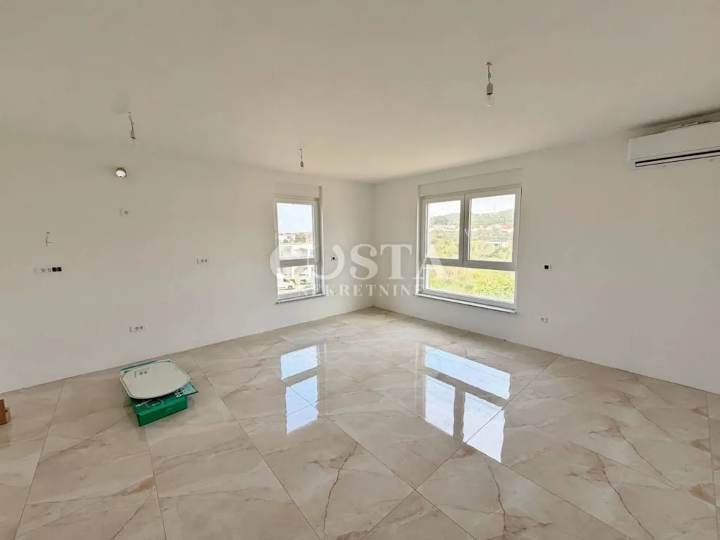 Toad - Penthouse with Sea View in Bibinje