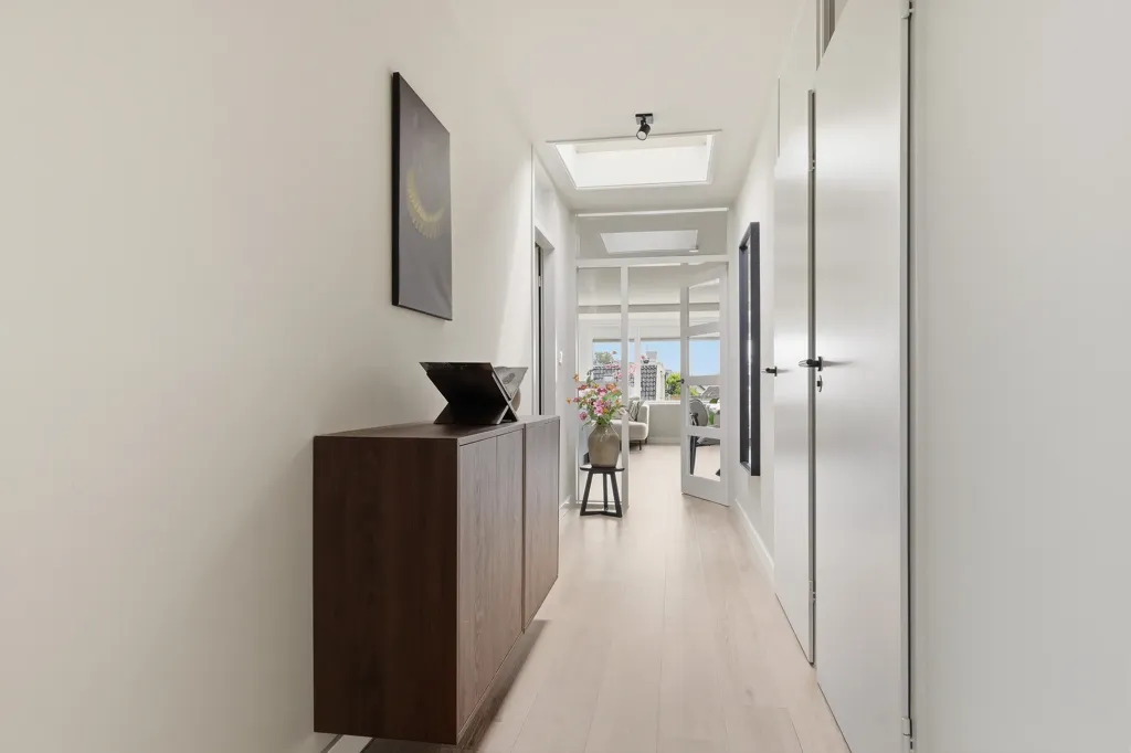Esik - Modern Bungalow with Central Heemskerk Location
