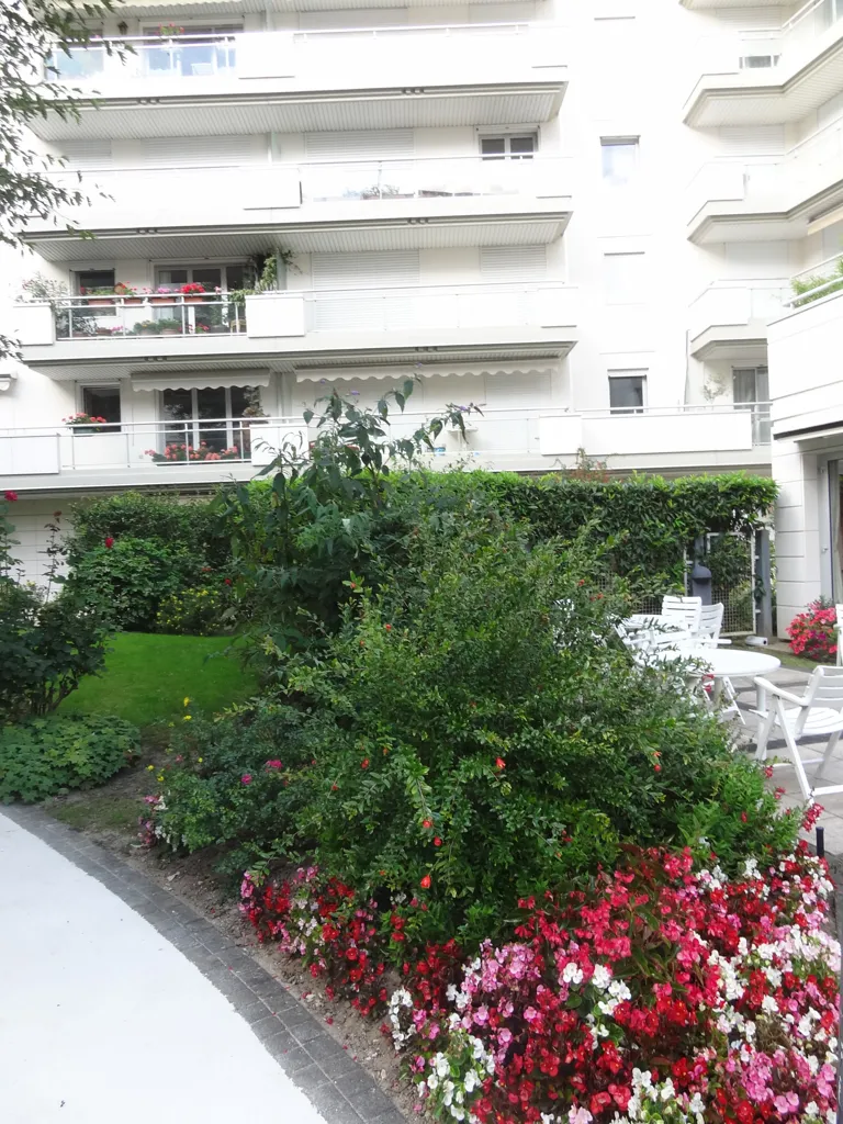 Aed - 3-Bed Apartment with Balcony in Boulogne-Billancourt