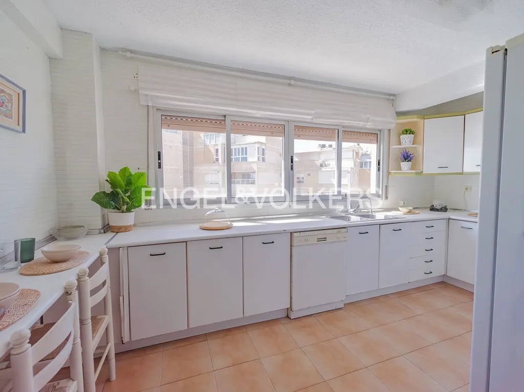 Kitchen - Beachfront Apartment with Sea View in El Campello