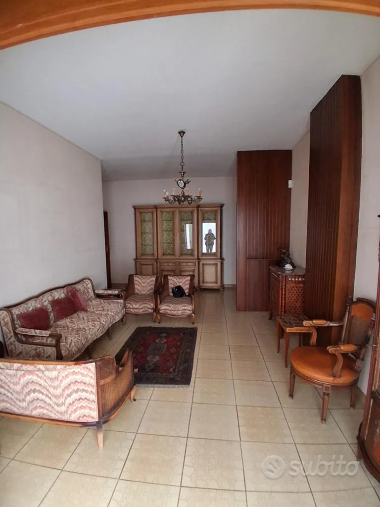 Séjour - Apartment with Balcony in Avellino Centre