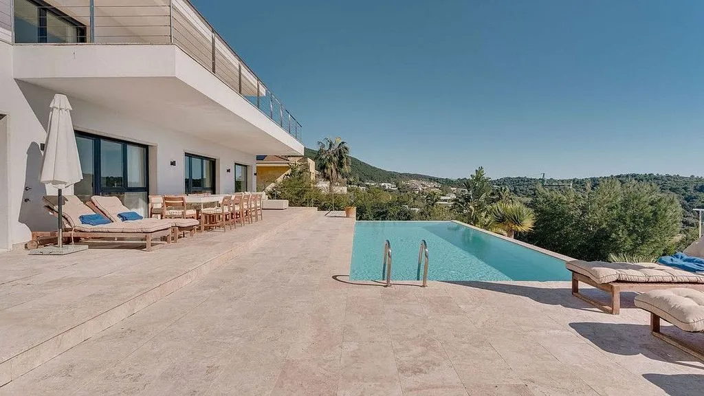 Pool - Chalet with Pool and Terrace in Sotogrande