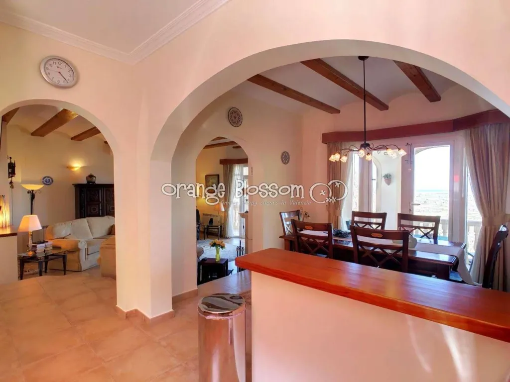 Söögituba - Detached Villa with Sea Views in Ador