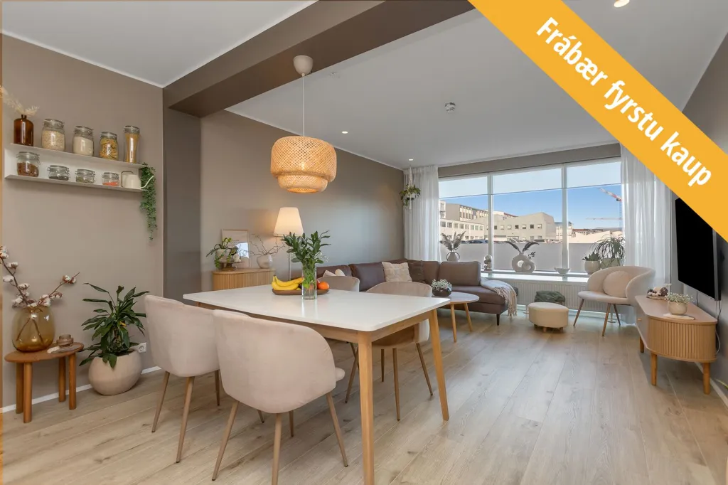 Sala da pranzo - Two-Bedroom Apartment with Customised Features in Reykjavik