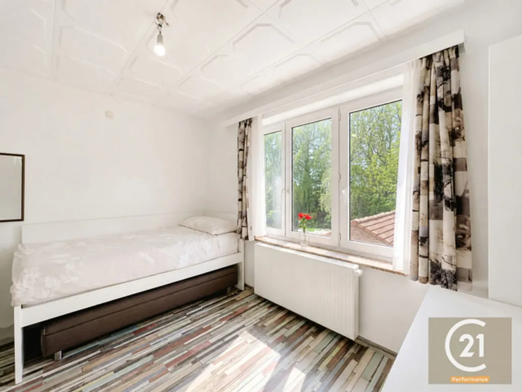 Chambres - Maison Rénovée avec Terrasse à Buizingen
