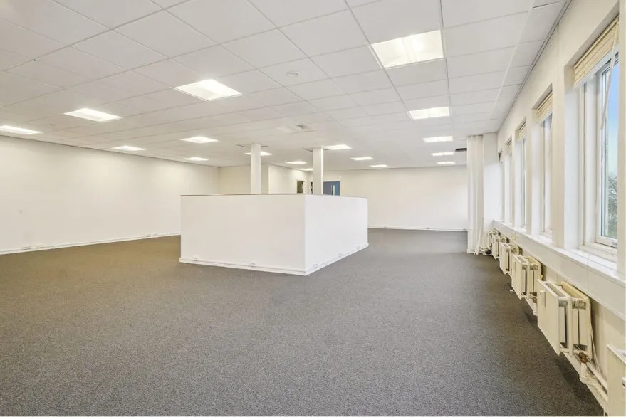 Bureau - Office Space with Good Parking in Taastrup