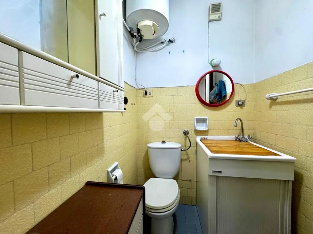Bathrooms - Panoramic 3-Bedroom Apartment in Palermo