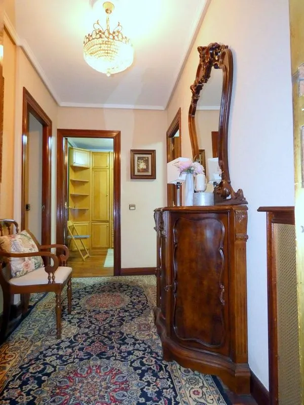 Esik - Flat with Garage in Calle de Karmelo