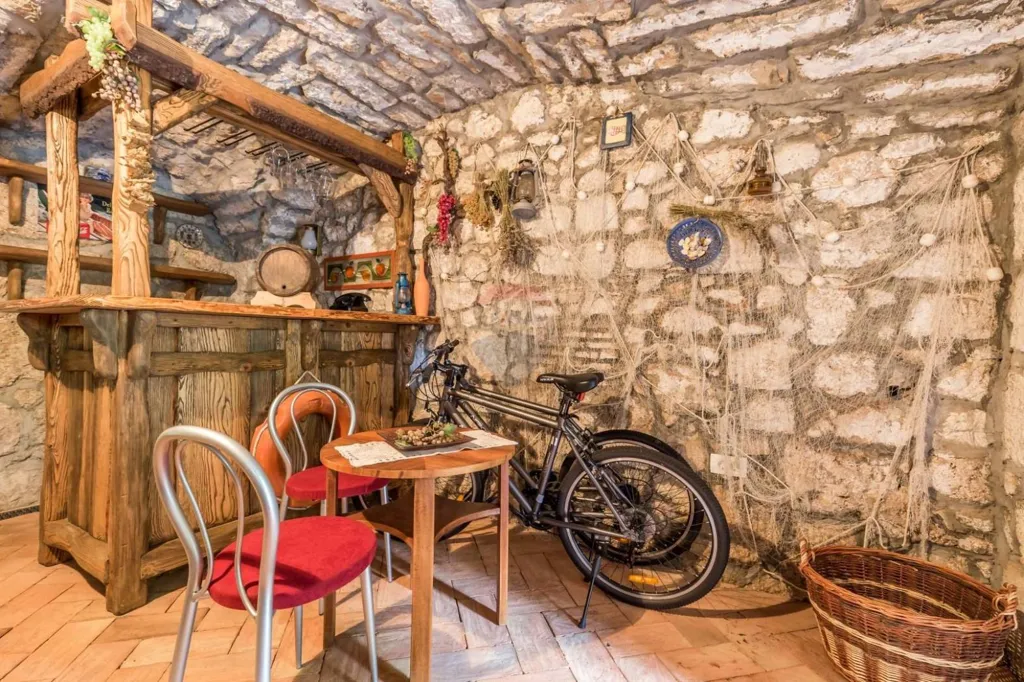 Toad - Villa with Sea View in Tribalj