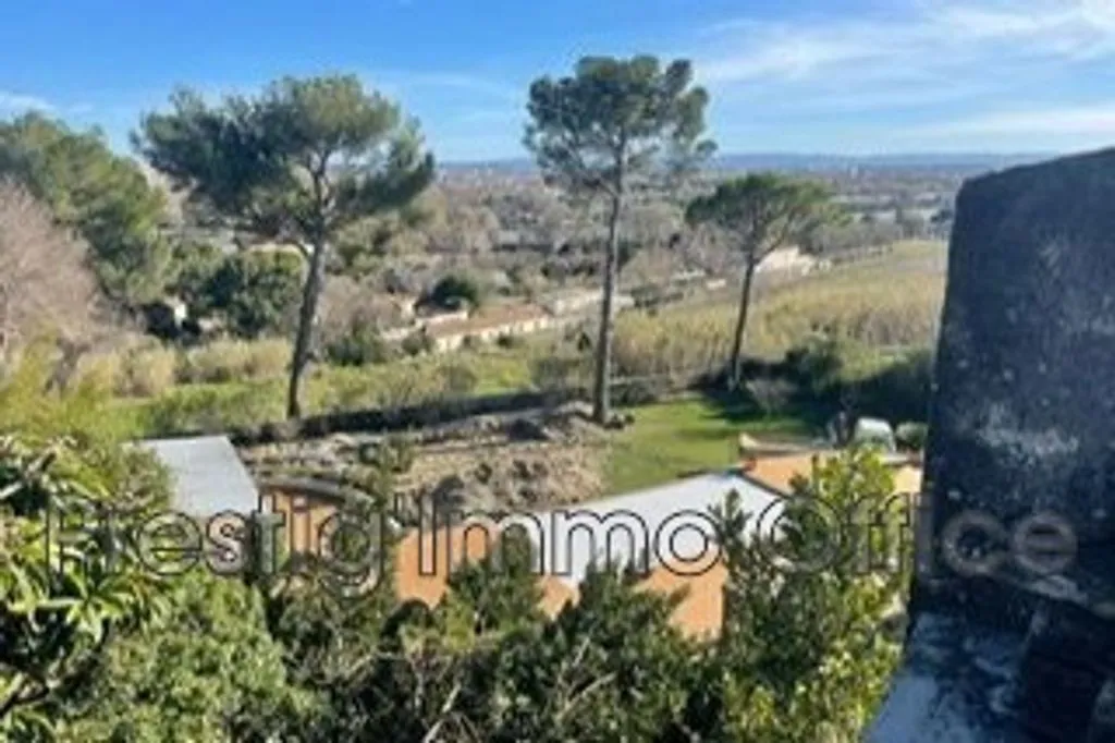 Garden - Luxury Villa with Pool in Villeneuve-lès-Avignon